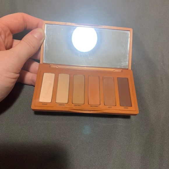 Naked Pallete - Picture 2 of 3